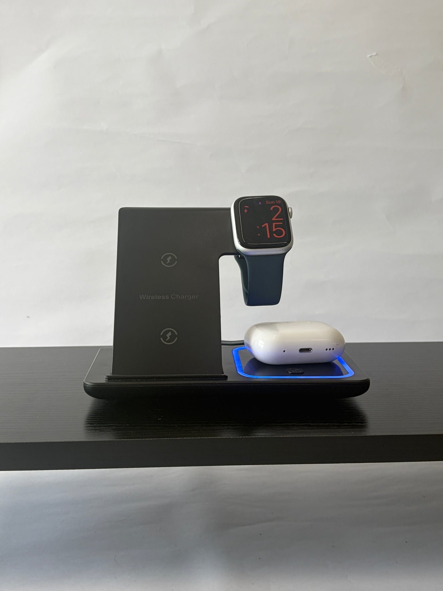 Halo 3-in-1 foldable charging pad by Arkaneia, photo 8