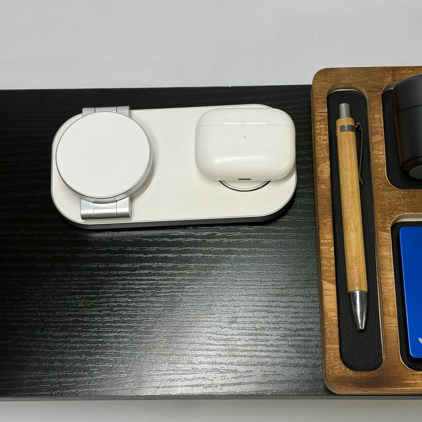Orbit 3-in-1 magnetic charging stand by Arkaneia, photo 7
