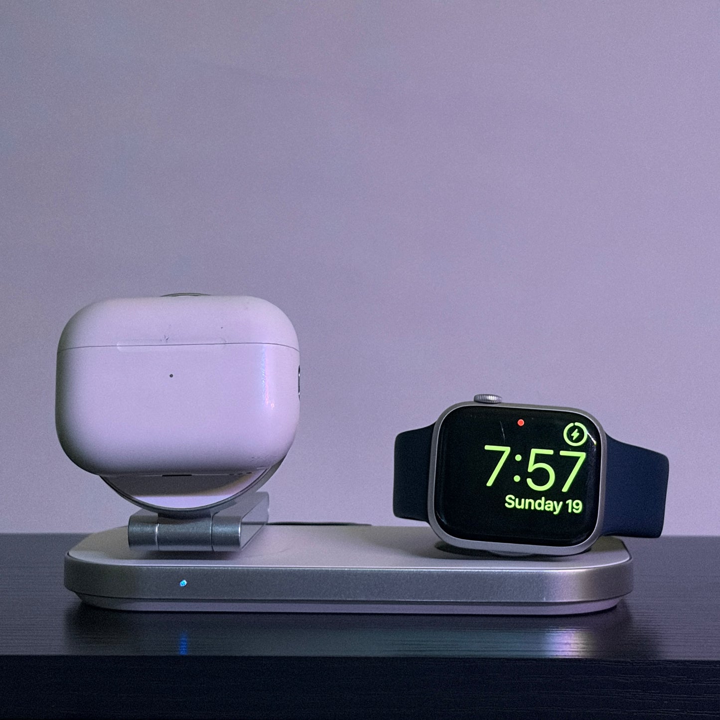 Orbit 3-in-1 magnetic charging stand by Arkaneia, photo 2