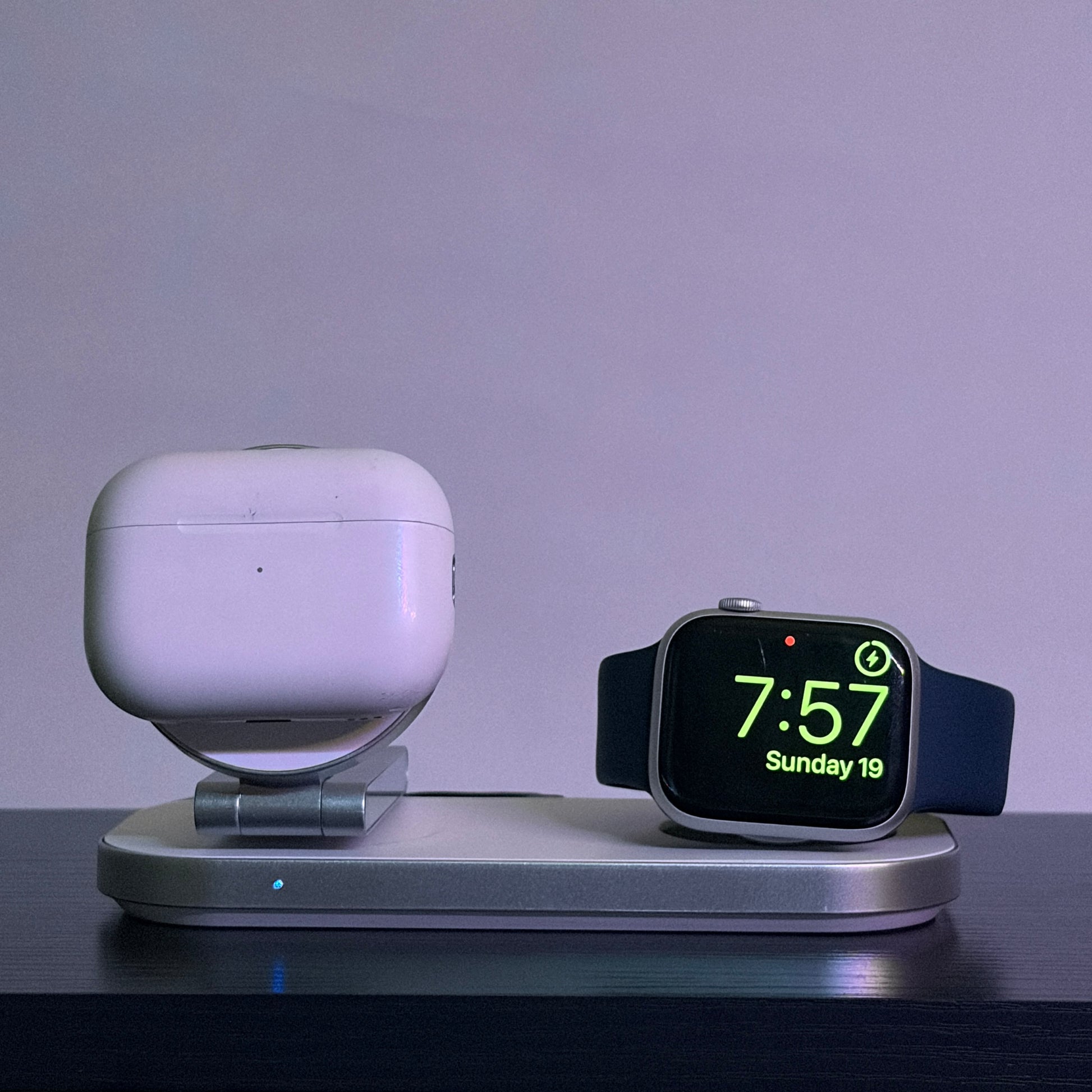 Orbit 3-in-1 magnetic charging stand by Arkaneia, photo 2