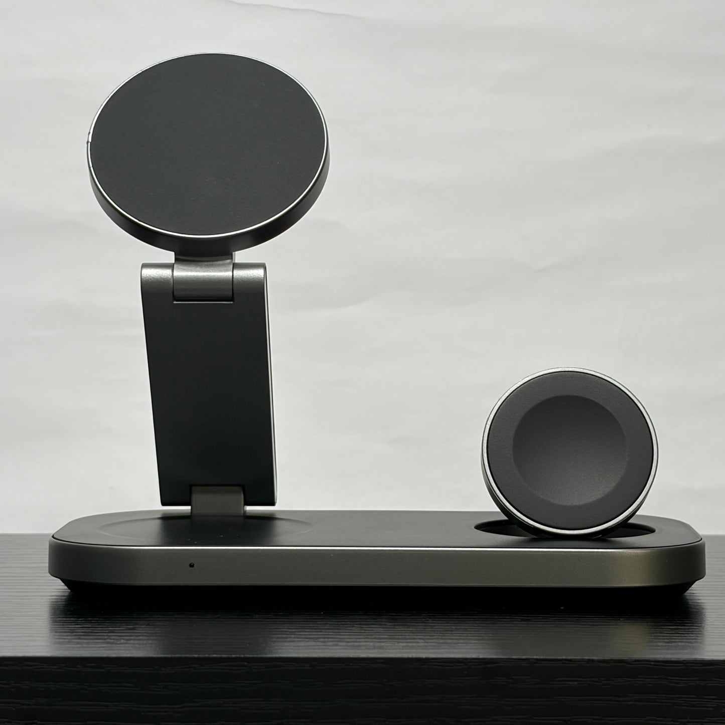 Orbit 3-in-1 magnetic charging stand by Arkaneia, photo 9